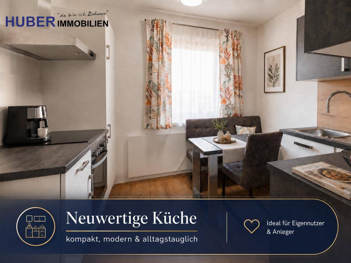 Kompakte, neuwertige Küche mit Essbereich, modernen Schränken und Fenster mit floralen Vorhängen.