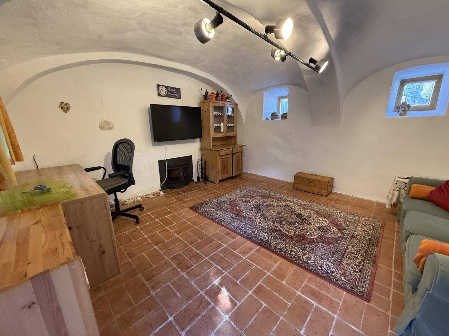 Ein Zuhause mit Geschichte – Charmantes Bauernhaus in traumhafter Ruhelage - BJ 1860 - Laufend Modernisiert - ca. 472m² GFL - ca. 240 m² NFL - 5 Zimmer - Möbliert - Kamin - Einbauküche - Garten - Terrasse - Mehr