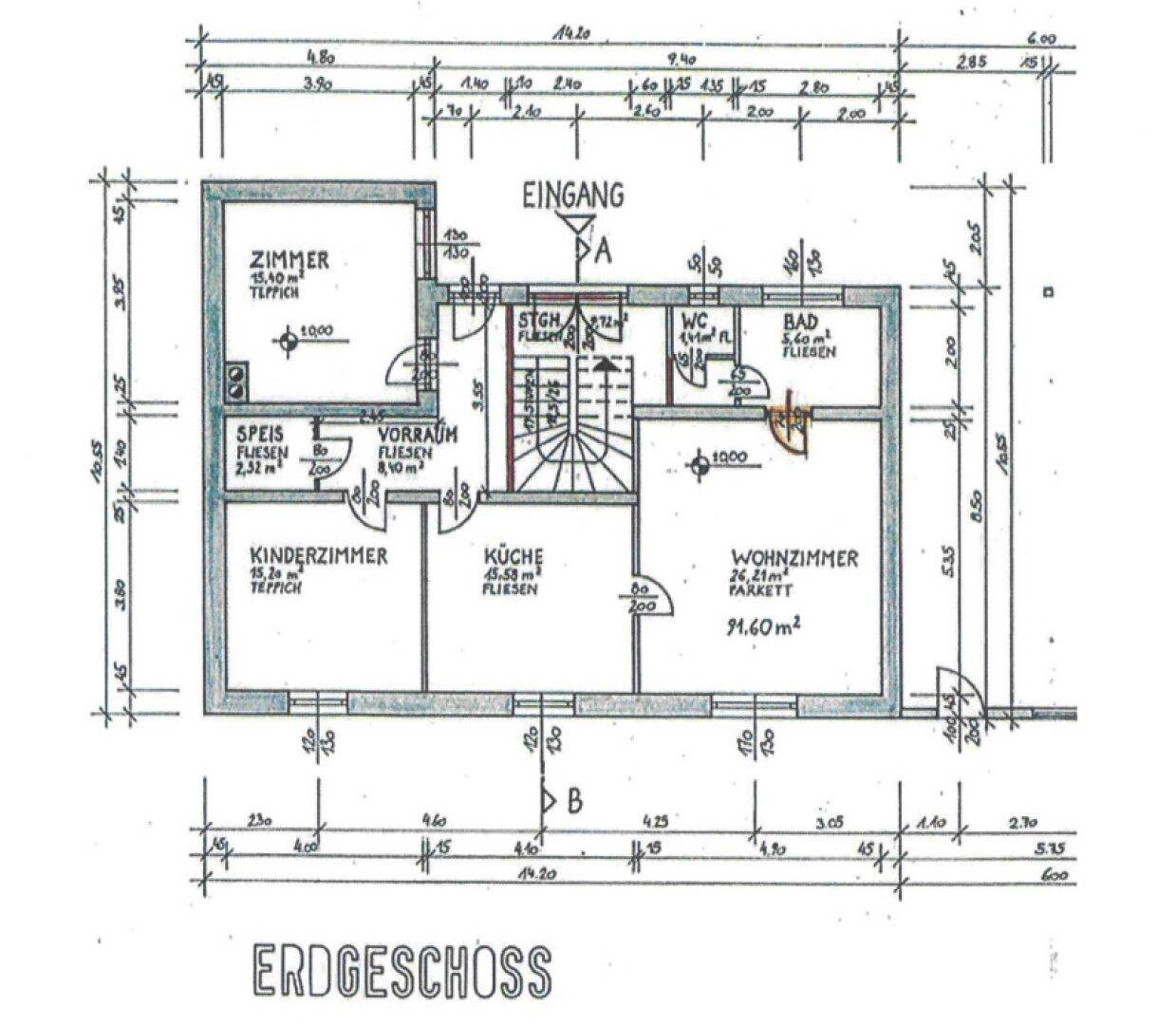 Grundriss des Erdgeschosses mit Wohnzimmer, Küche, Kinderzimmer und Bad.