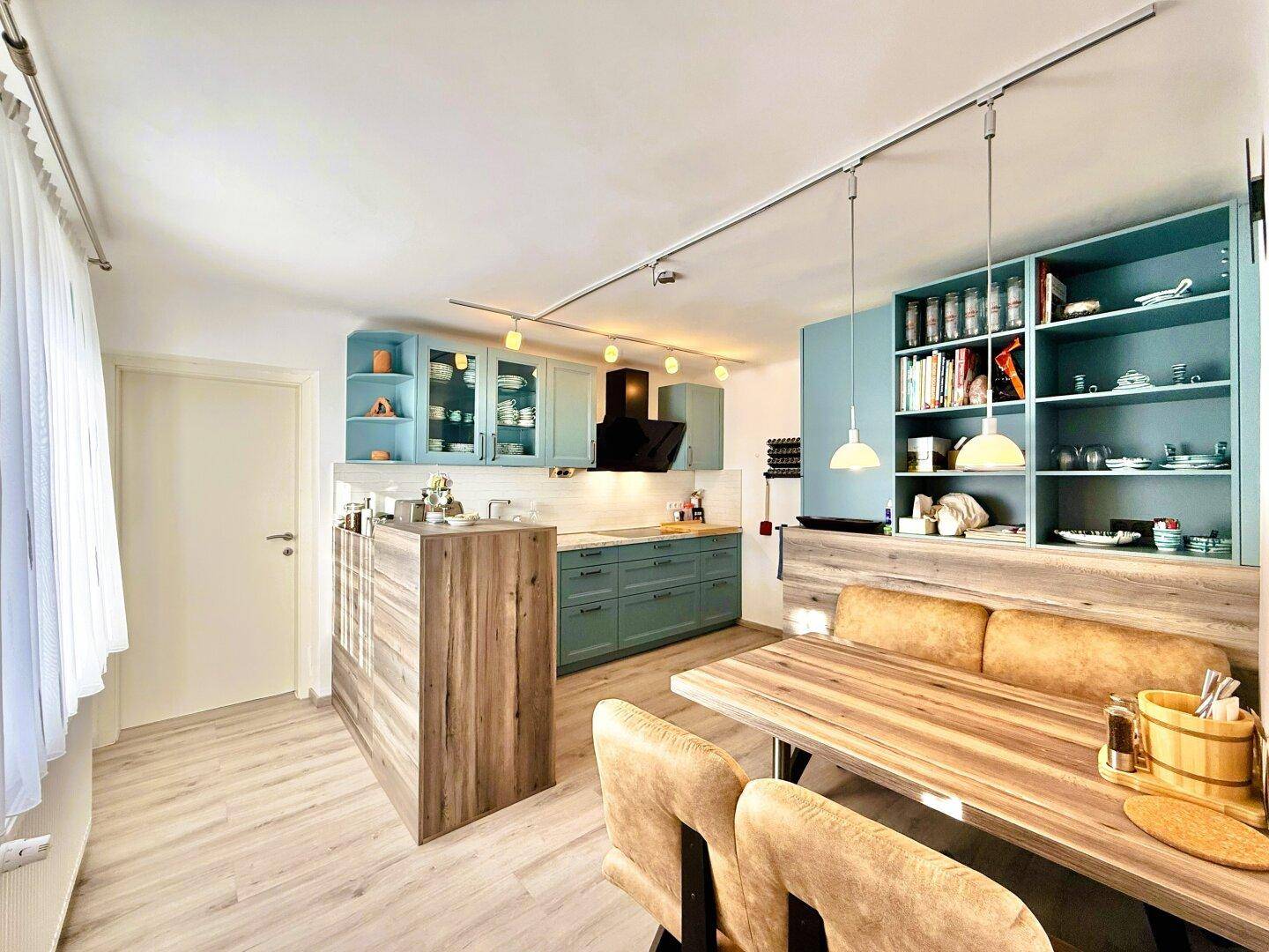 SANIERTES Winzerhaus | ca. 936m² Grund | ca. 97m² NFL | 3 bis 4 Zimmer | Einbauküche | Garage | Erweiterungspotenzial - Ansicht 2