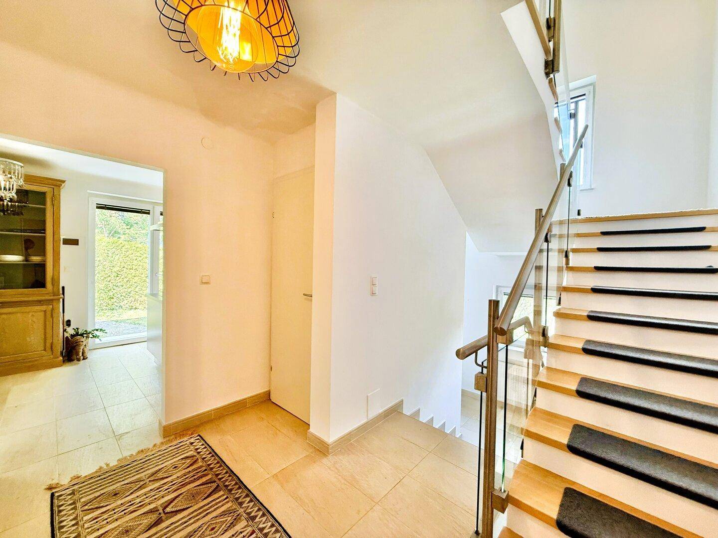 BEZUGSFERTIGES Haus am Wolfersberg | 2004 Saniert | ca. 538m² Grund | 5 Zimmer möglich | POOL | Garage - Mehr