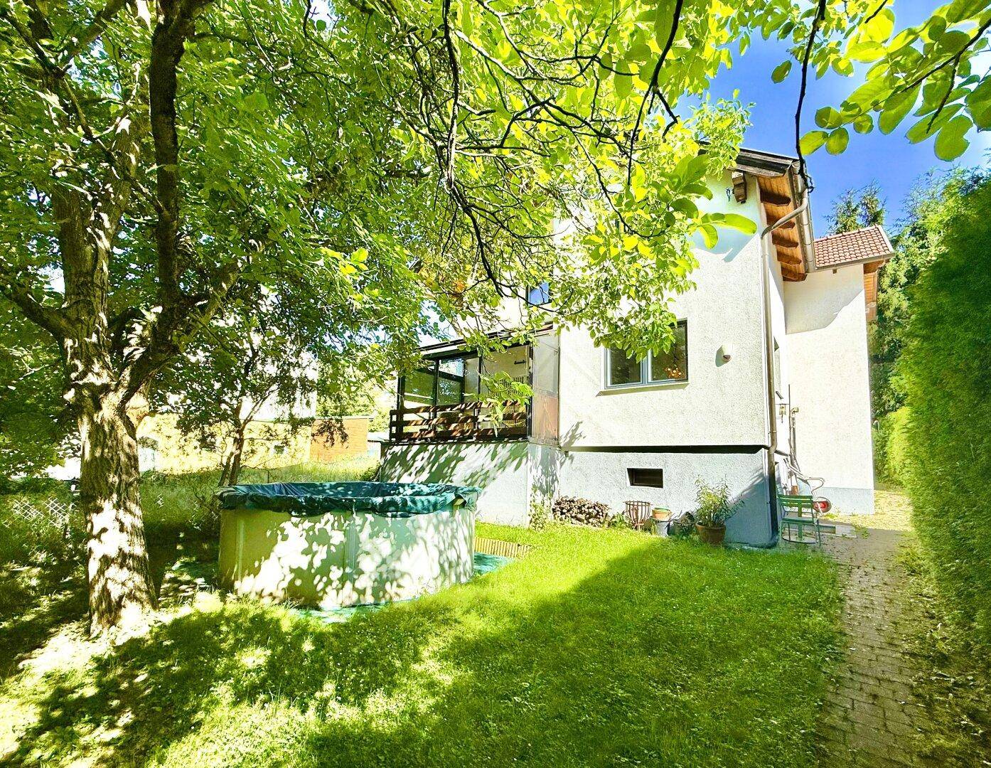BEZUGSFERTIGES Haus am Wolfersberg | 2004 Saniert | ca. 538m² Grund | 5 Zimmer möglich | POOL | Garage - Ansicht 2