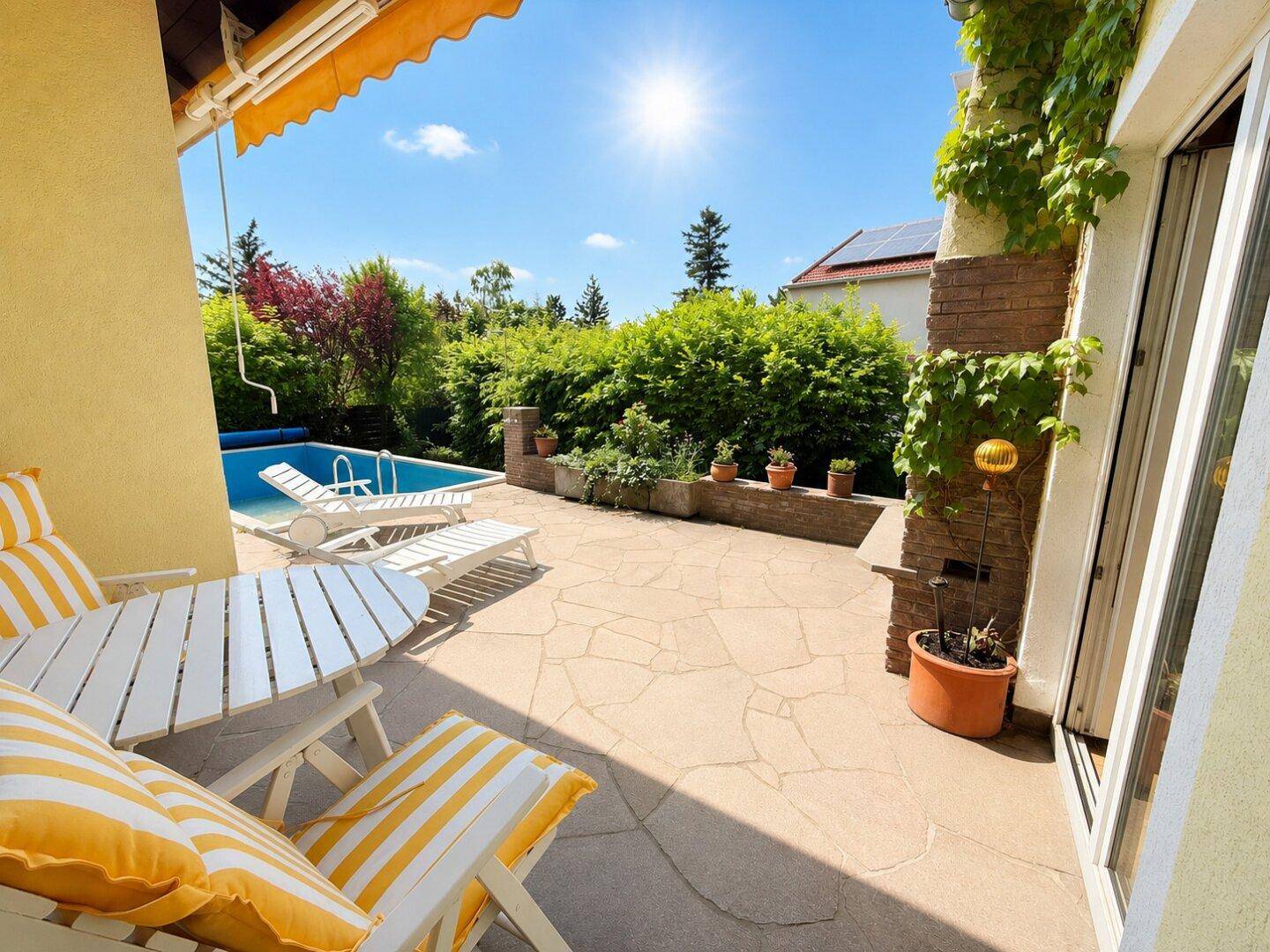 VIEL PLATZ &amp; POTENZIAL | 7,5 Zimmer | ca. 185 m² NFL | Pool | Sanierungsbedürftig – pohled 2