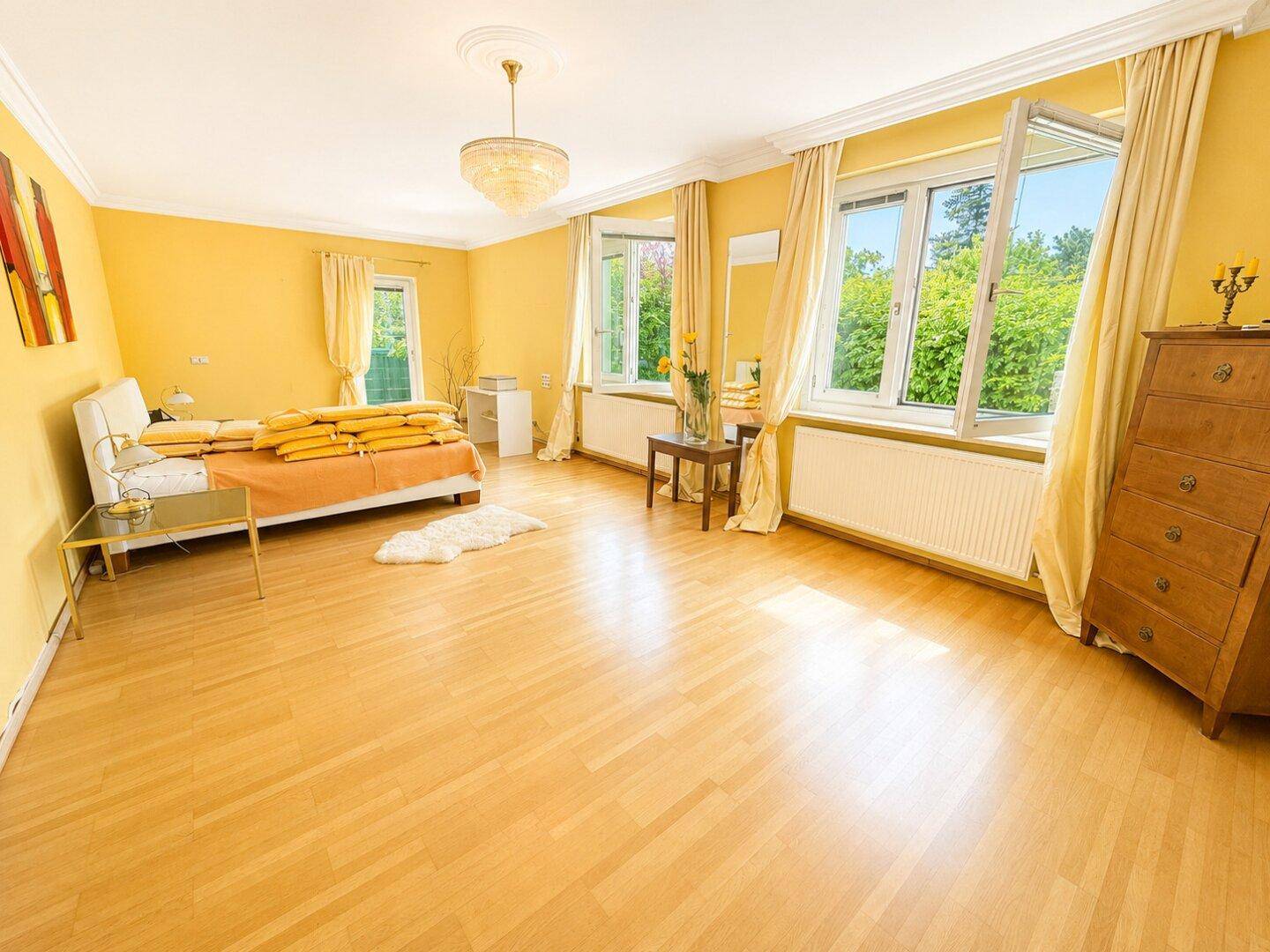 VIEL PLATZ &amp; POTENZIAL | 7,5 Zimmer | ca. 185 m² NFL | Pool | Sanierungsbedürftig – pohled 4