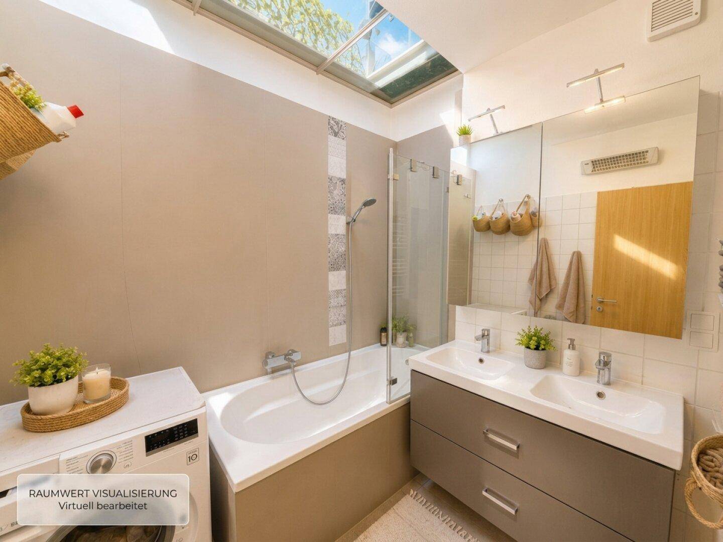 Modernes Badezimmer mit Badewanne, Dusche, Doppelwaschbecken und einem praktischen Oberlicht.