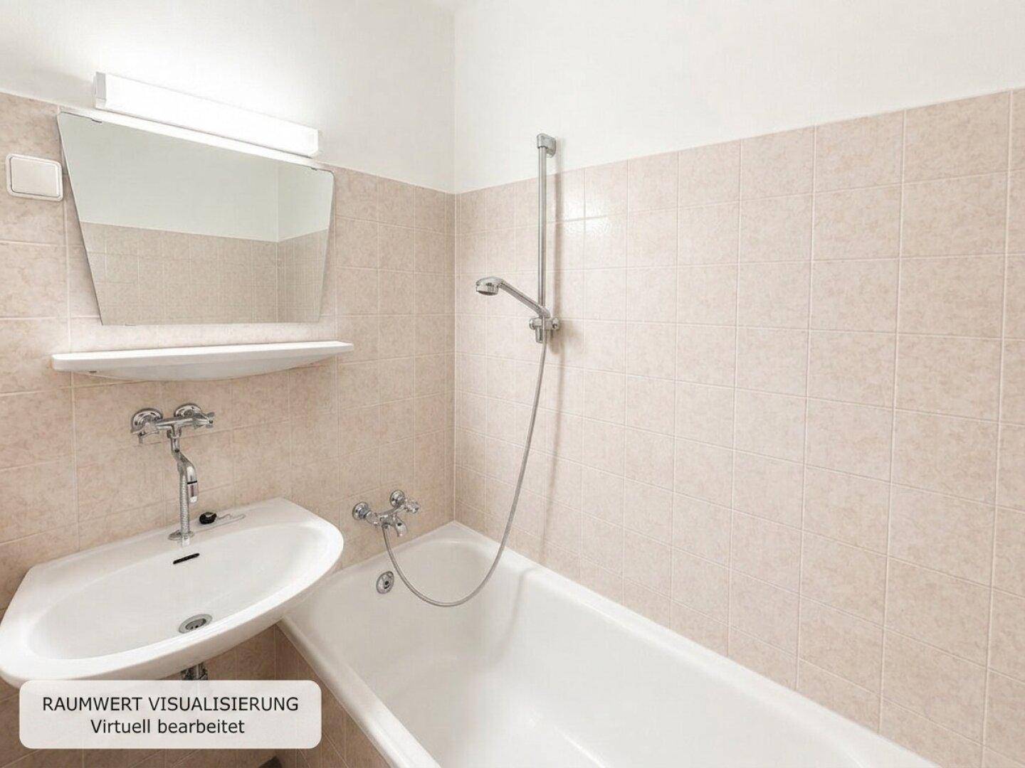 Klassisches Badezimmer mit Badewanne, Waschbecken und beigefarbenen Wandfliesen.