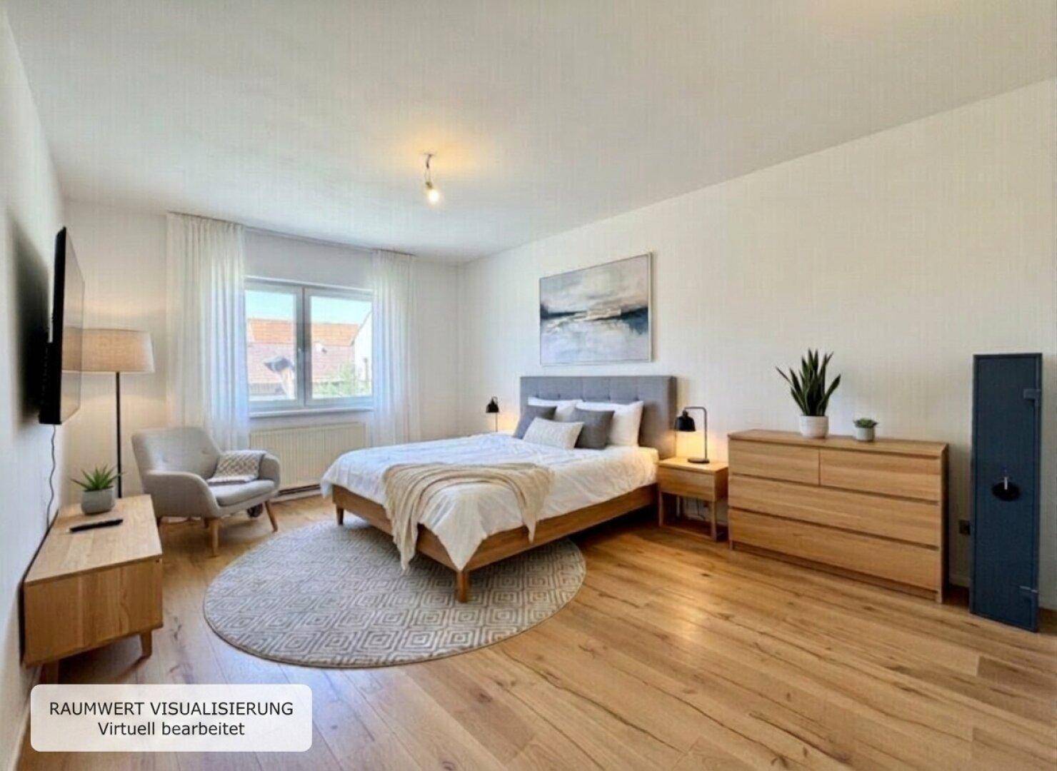 Modernes Schlafzimmer mit Holzboden, großem Fenster und heller Einrichtung.