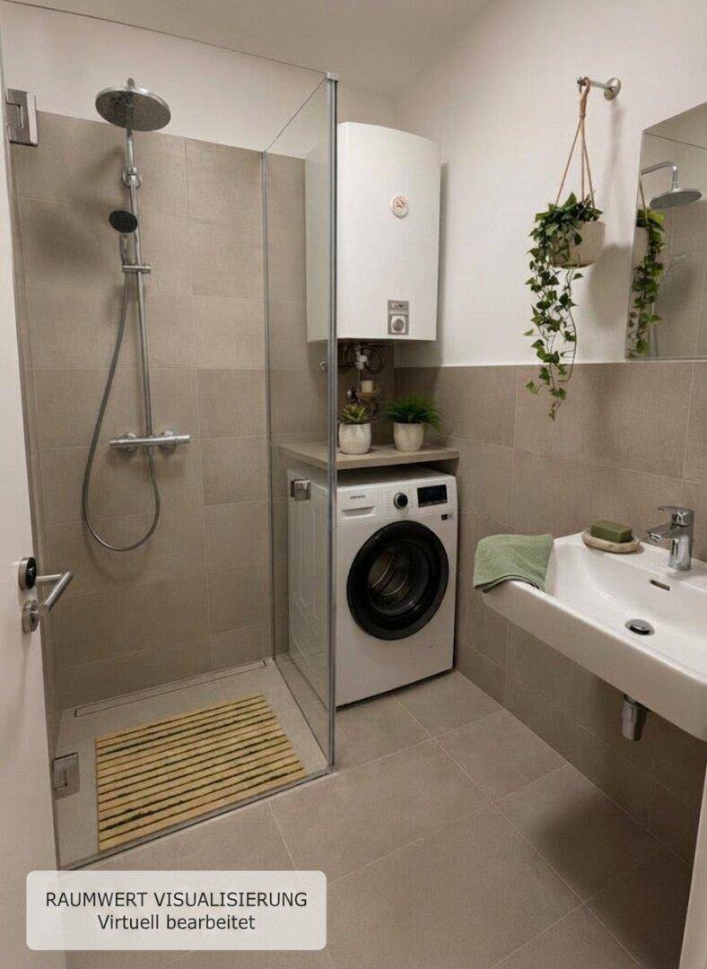 Modernes Badezimmer mit ebenerdiger Dusche, Waschmaschine und hellen Fliesen.