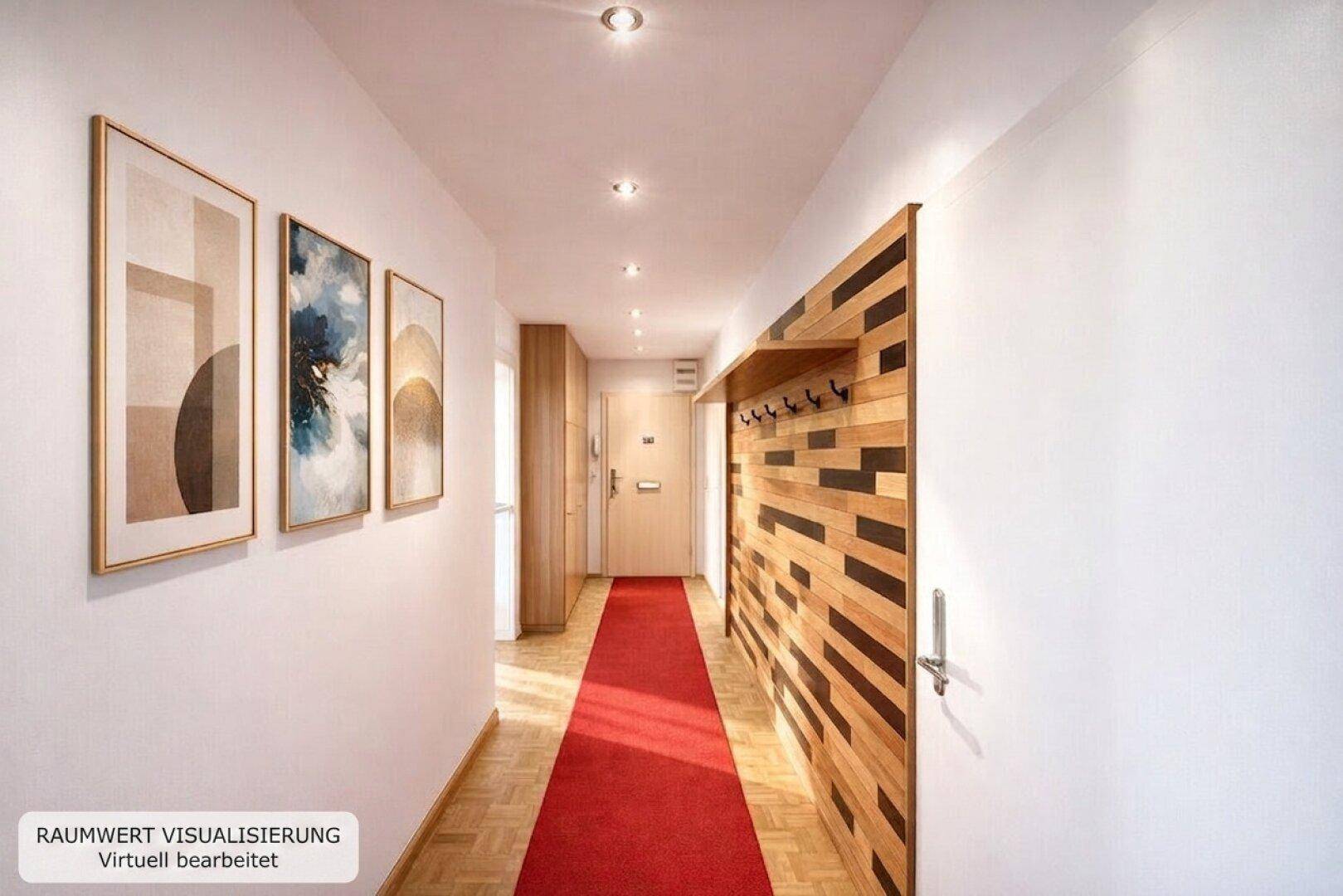 Heller Flur mit Holzwandverkleidung, rotem Teppichläufer und modernen Bildern an der Wand.