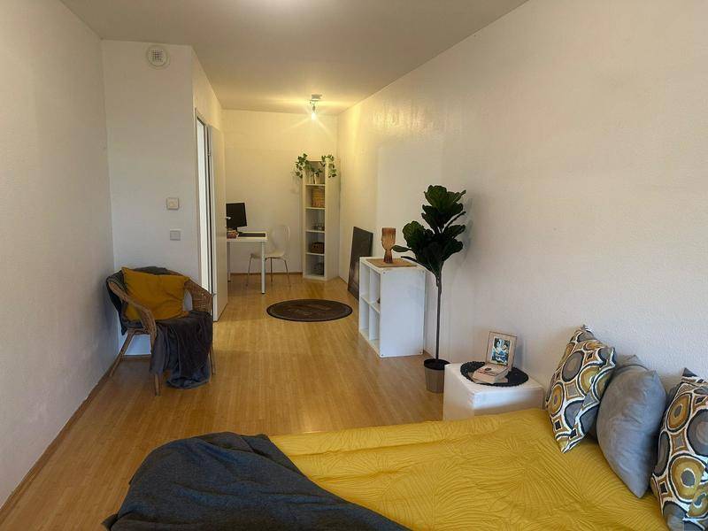 3 Zimmer mit Loggia - Mehr