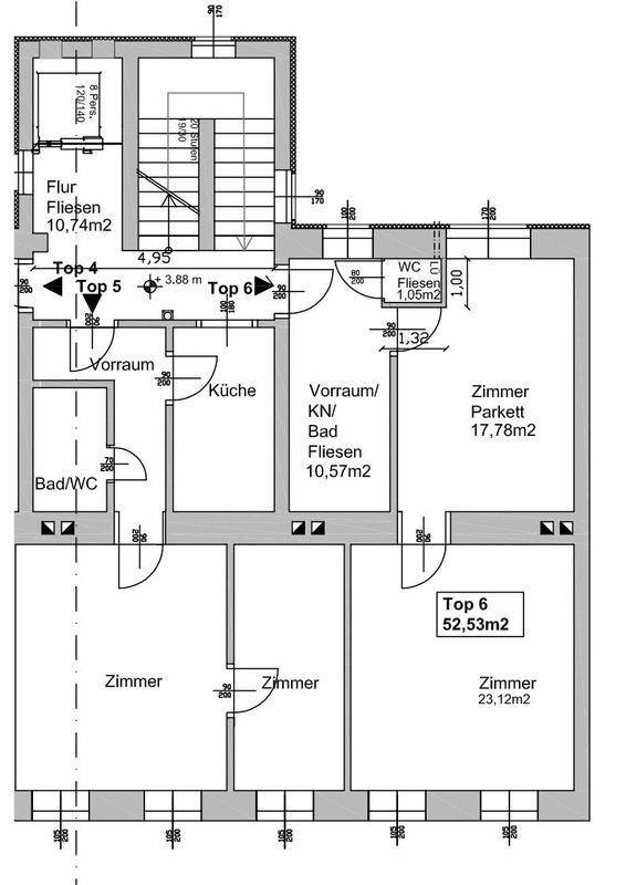 Grundriss einer Wohnung mit mehreren Zimmern, Bad, WC und Küche.
