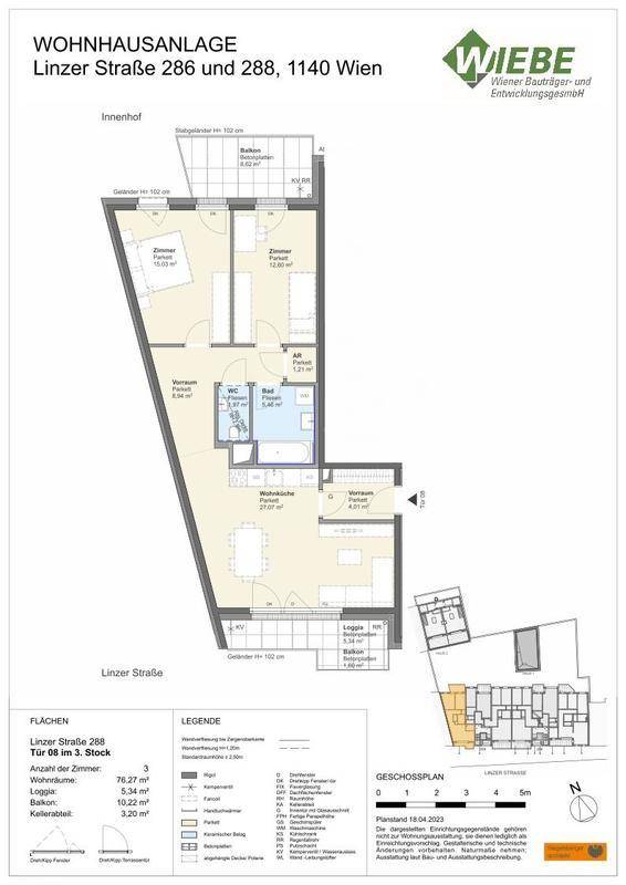 Grundriss einer Wohnung mit mehreren Zimmern, Balkon und Innenhofblick.