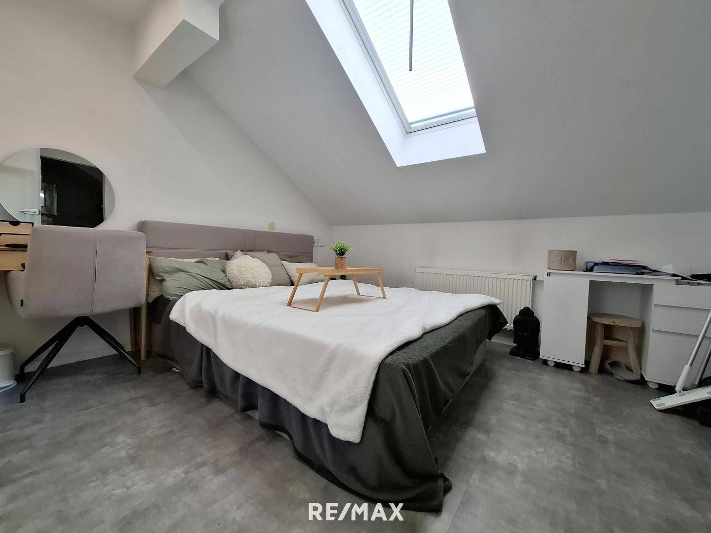 Schlafzimmer DG