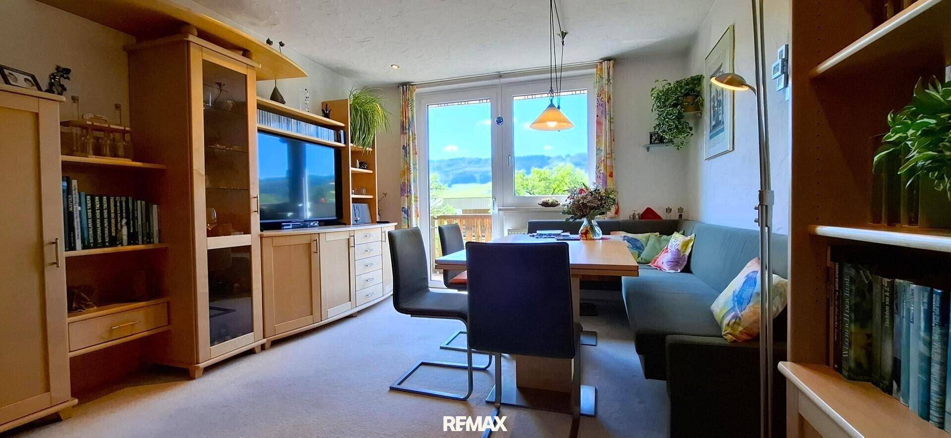 VERKAUFT - Gemütliche 3.Zi.-Wohnung mit Sonnenbalkon in Thalgau - Widok 2