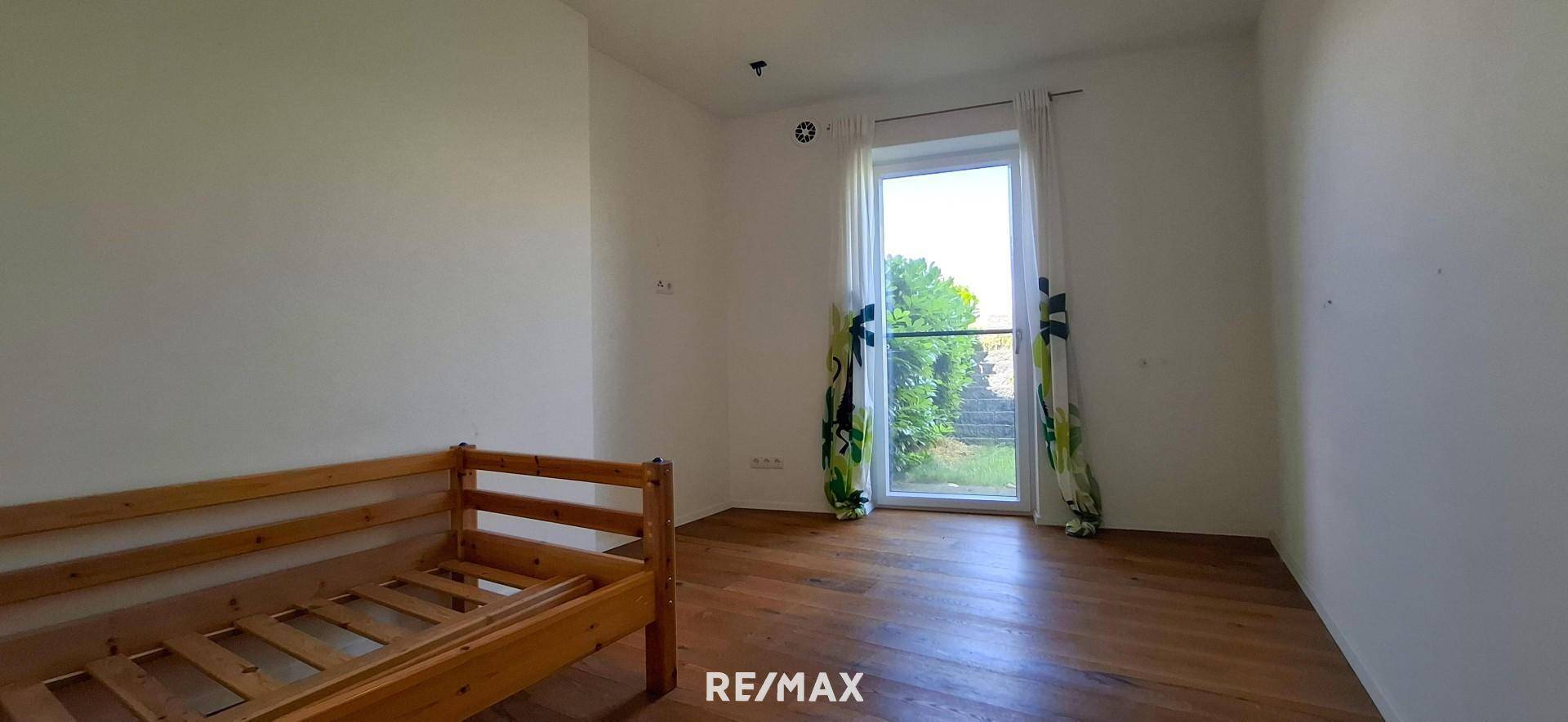 Schlafzimmer UG