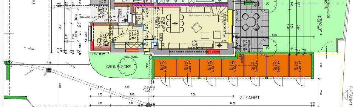 Detaillierter Grundriss des Erdgeschosses mit Wohnbereich, Küche und Zugang zum Garten.