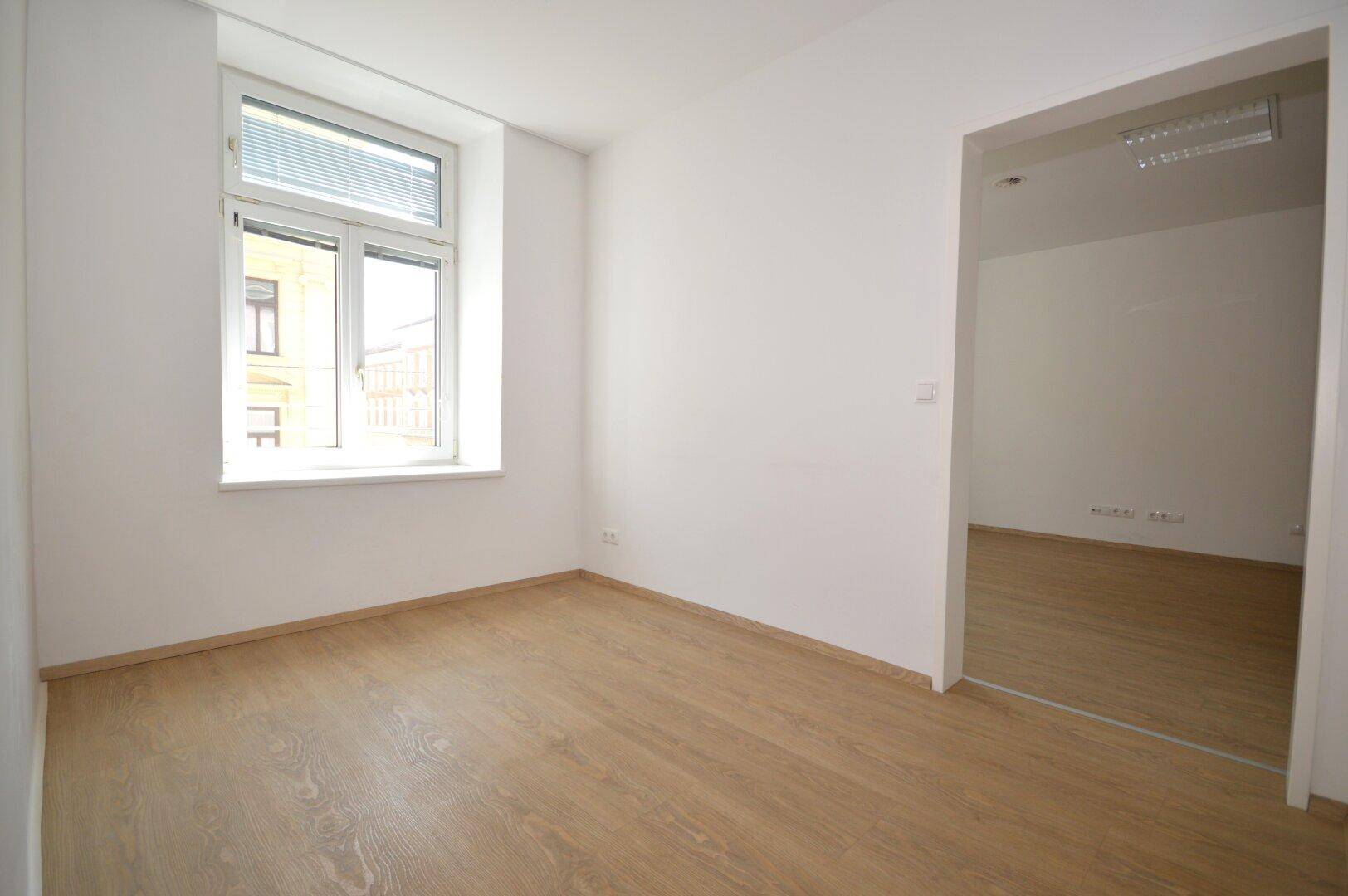 offenes Büro / Wartebereich