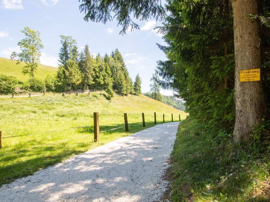 Seltene Alleinlage mit Aussicht - 3.75 ha am Stadtrand - eigenes Wasser - Ansicht 4