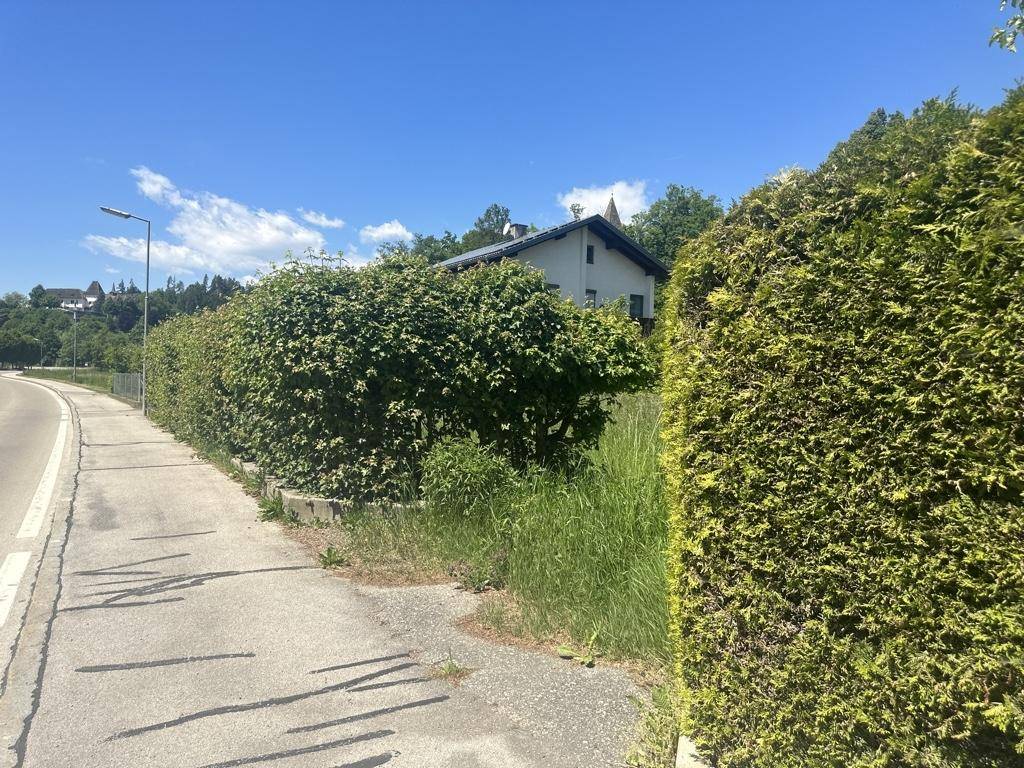 Grundstück