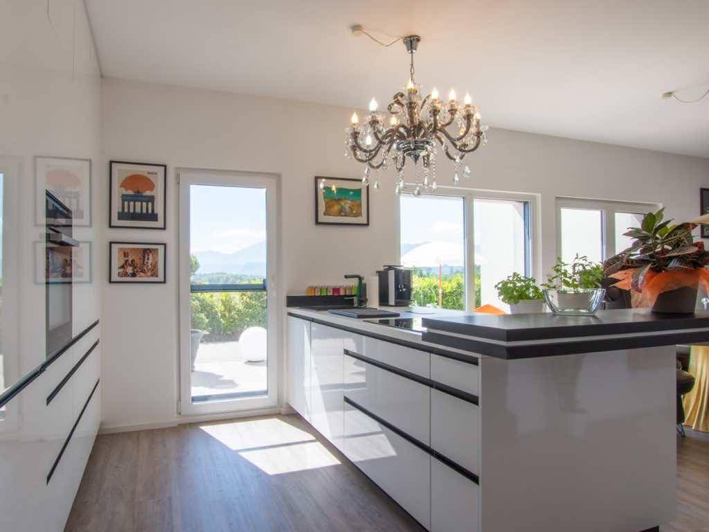 Klagenfurt: Moderner Bungalow in uneinsehbarer Panoramalage - Więcej