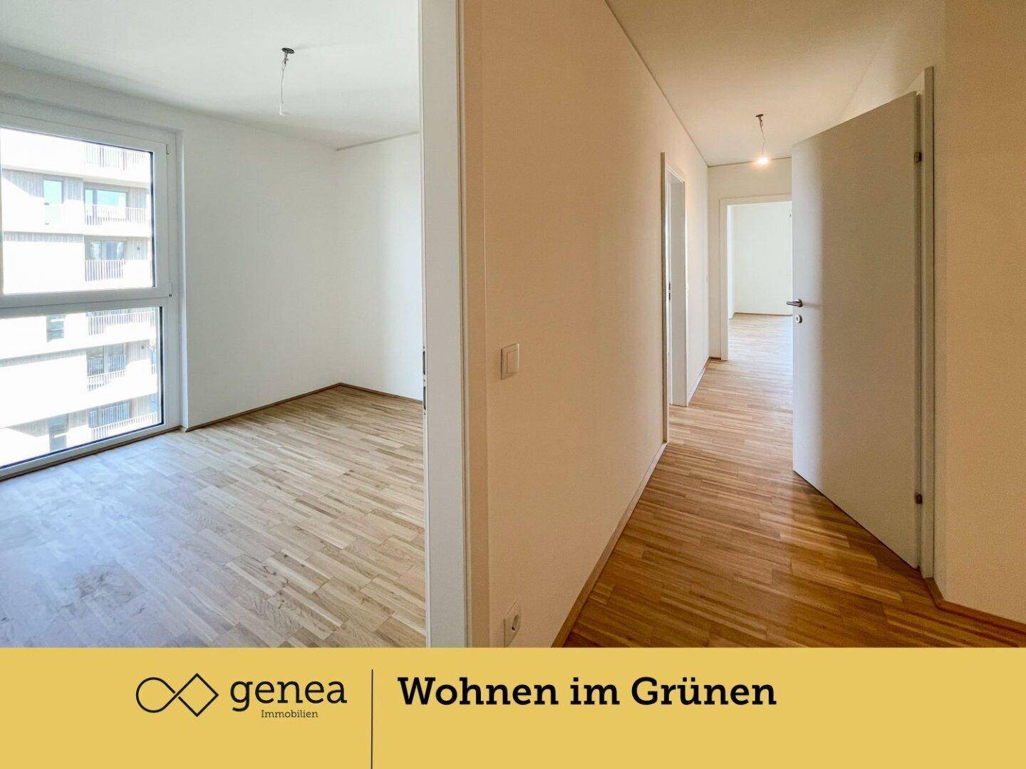 Langer, heller Flur mit Parkettboden, der verschiedene Räume der Wohnung miteinander verbindet.
