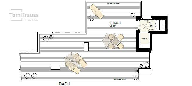 Grundriss der Dachterrasse mit großzügiger Fläche und Zugang über einen Aufzug.