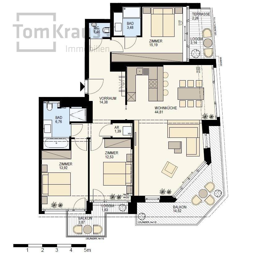 Detaillierter Grundriss einer Wohnung mit mehreren Zimmern, Bädern und Außenbereichen.
