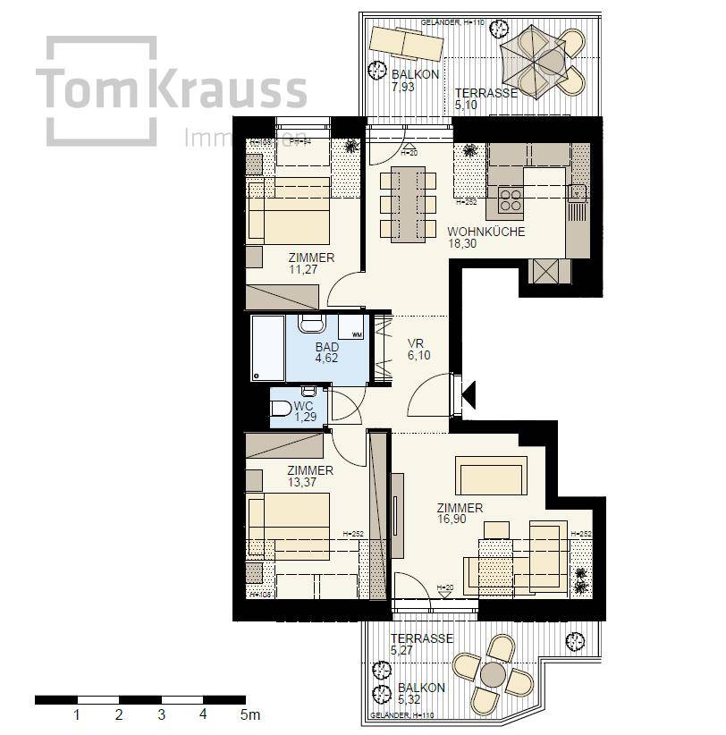 Detaillierter Grundriss einer Wohnung mit drei Zimmern, Wohnküche, Bad, WC und zwei Terrassen.