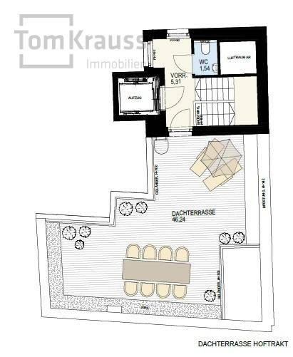 Grundriss der Dachterrasse mit Essbereich und Grünflächen, zugänglich über den Aufzug.