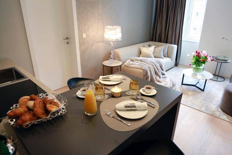 PRESTIGE ZINSHAUS EXKLUSIV RENOVIERT MIT 14 LUXURY RESIDENCES TOP EINGERICHTET