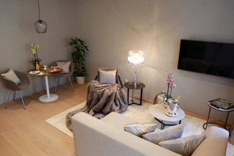 PRESTIGE ZINSHAUS EXKLUSIV RENOVIERT MIT 14 LUXURY RESIDENCES TOP EINGERICHTET