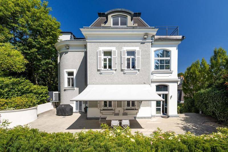 PRESTIGE VILLA LUXUS PUR MIT POOL & GARTEN MIT PRIVATZUGANG ZUM KURPARK & CASINO