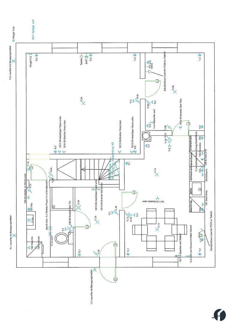 Detaillierter Grundriss mit eingezeichneter Elektroinstallation und Raumaufteilung.