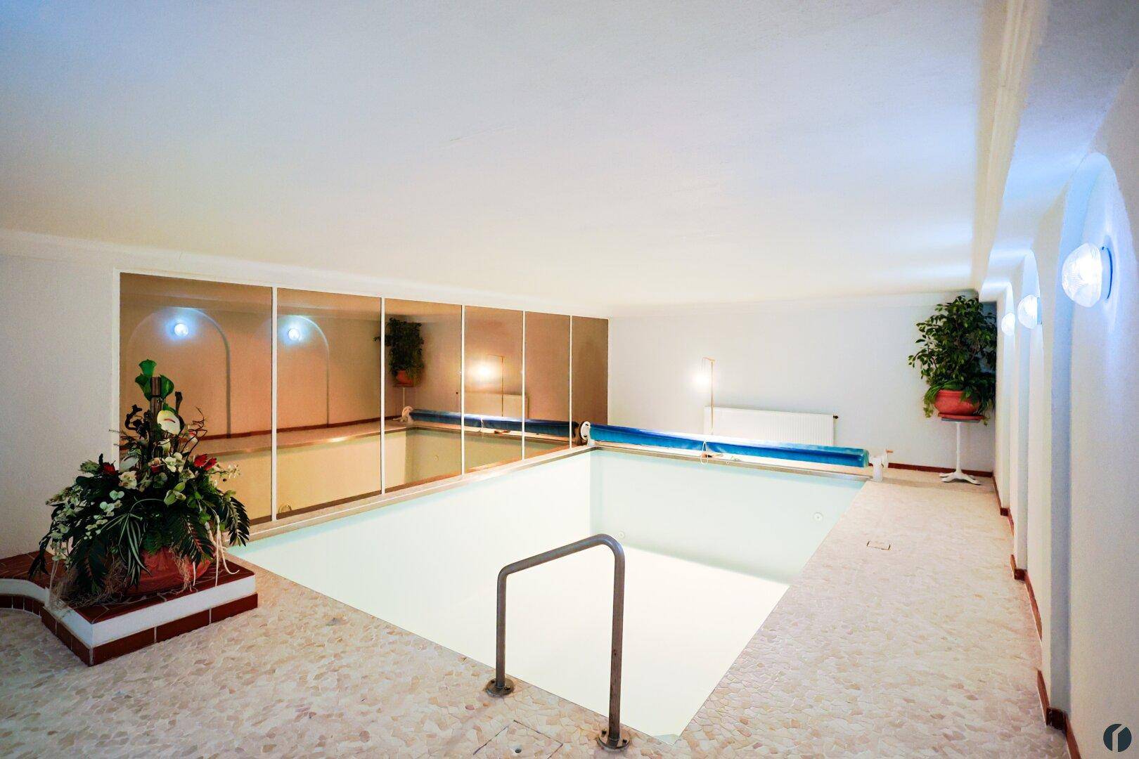 Indoor-Pool