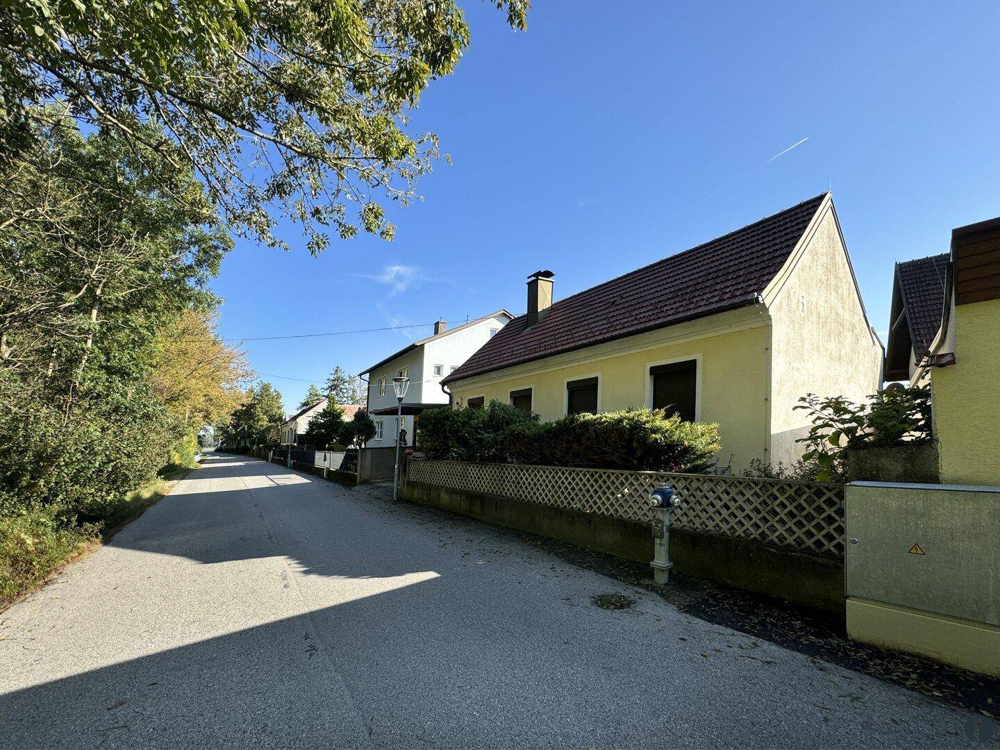 Blick die Straße runter vor dem Haus