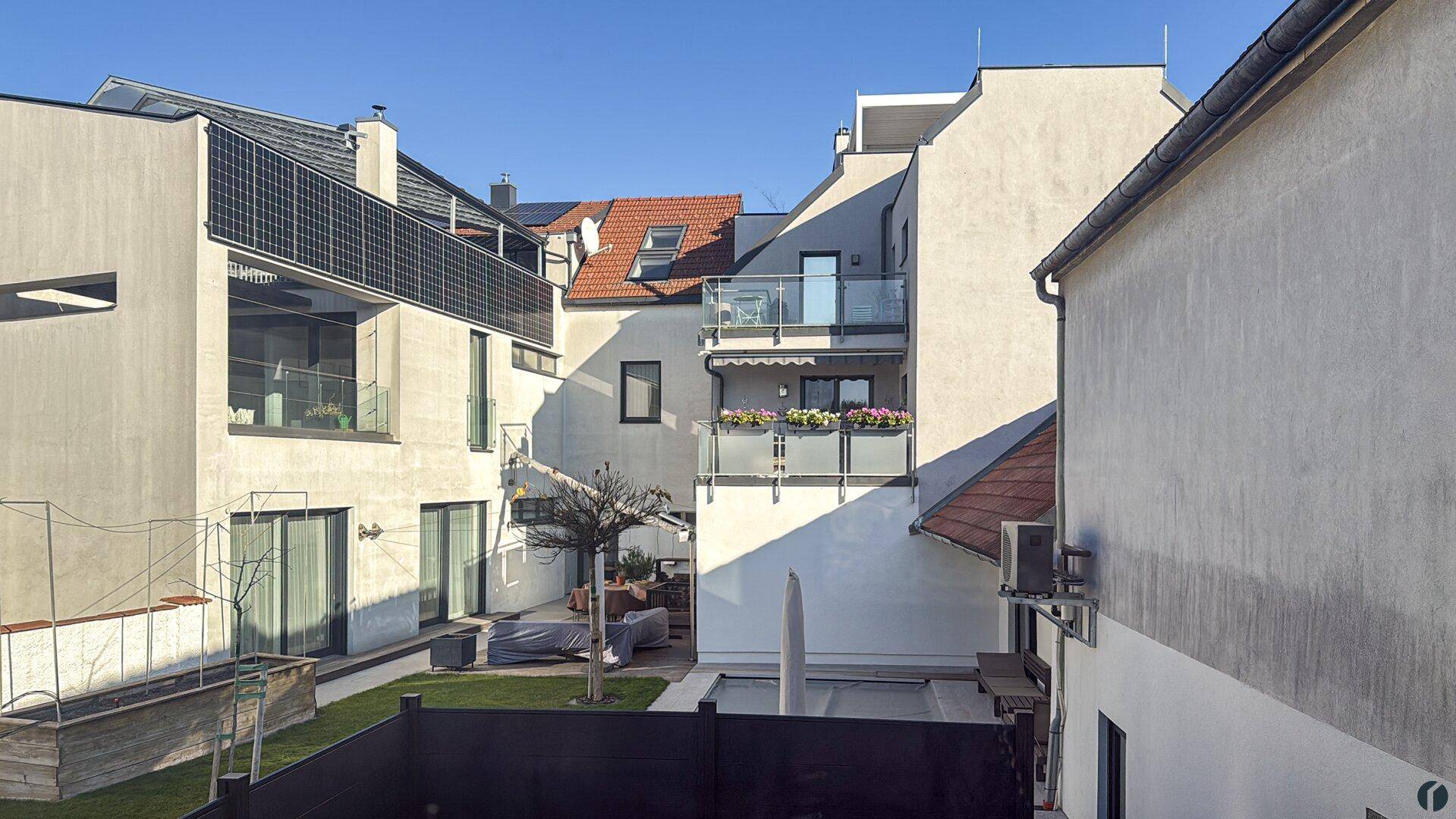 Ausblick vom Schlafzimmer hofseitig