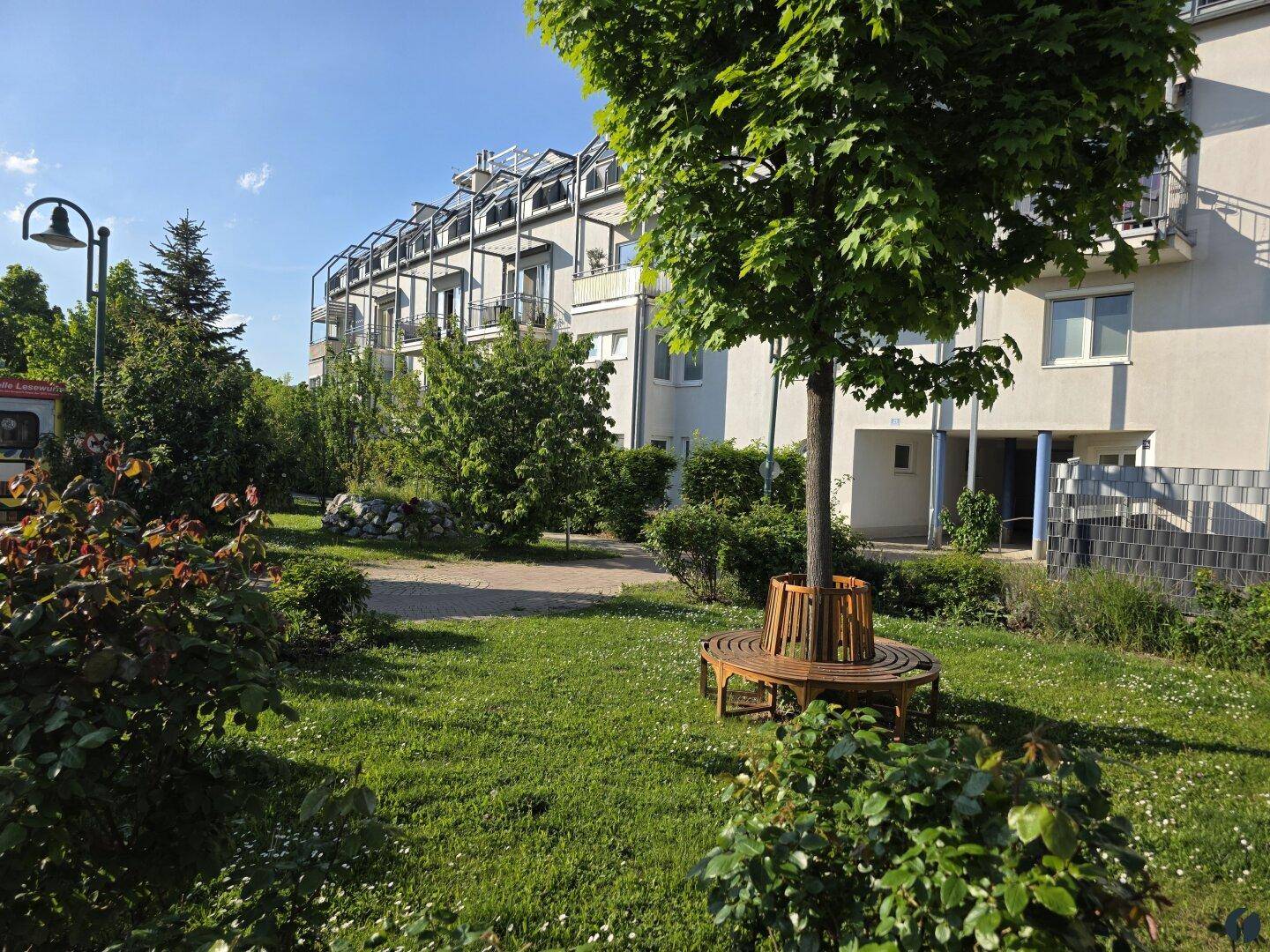 Vorgarten der Anlage