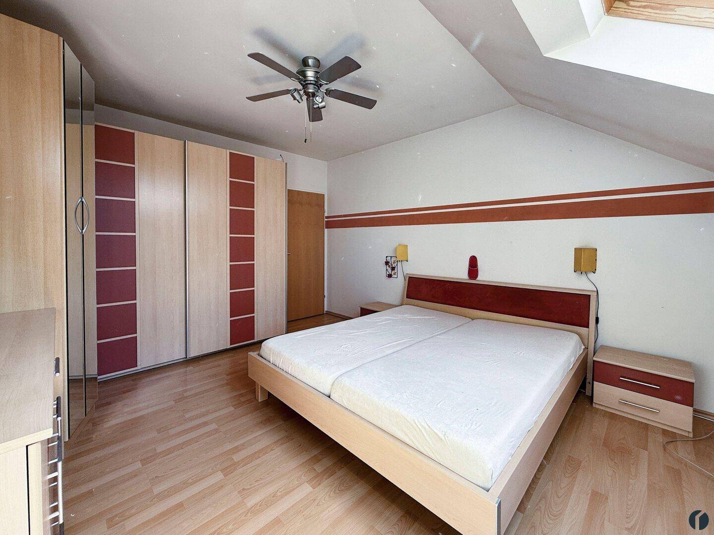 Schlafzimmer 1