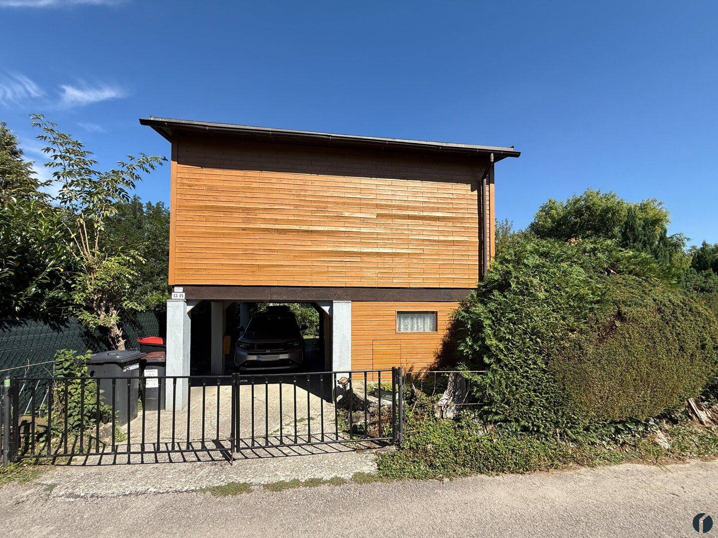 Außenansicht straßenseitig