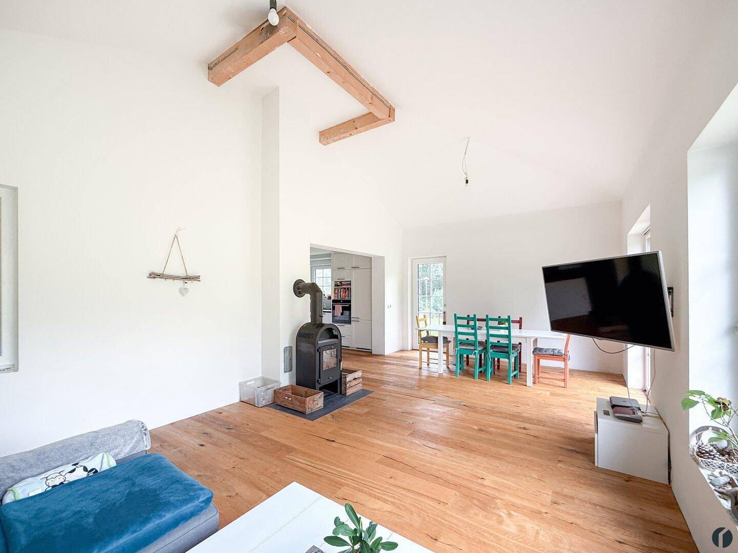 Wohnzimmer mit Essbereich