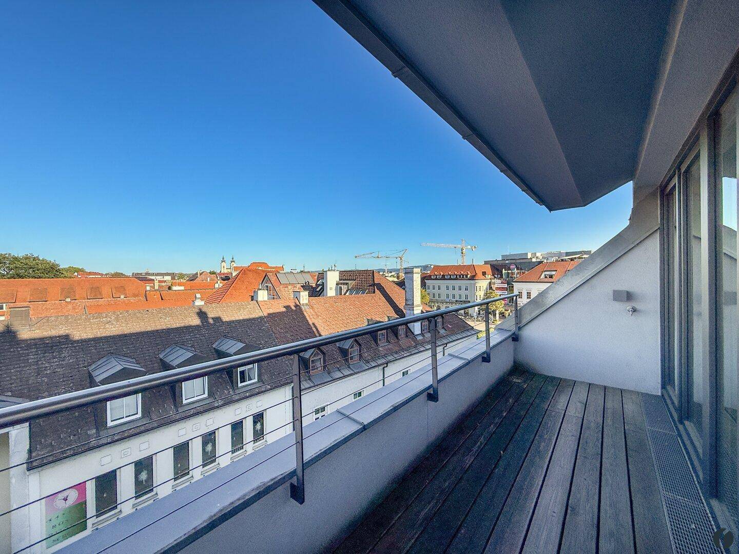 Balkon mit Blick zum Hautplatz und zur Minoritenkirche
