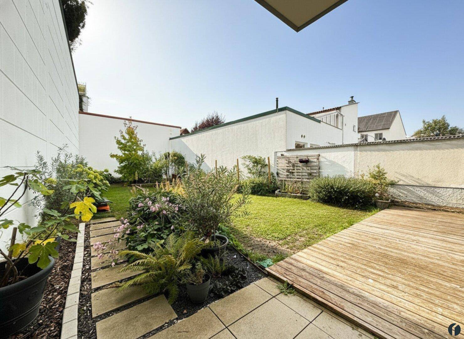 Garten mit Terrasse
