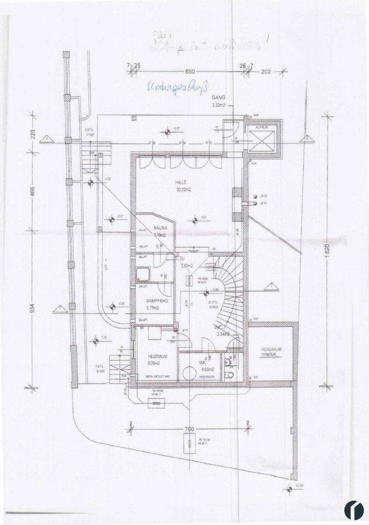 Grundriss des Untergeschosses mit Halle, Sauna, Dampfbad und Heizraum.