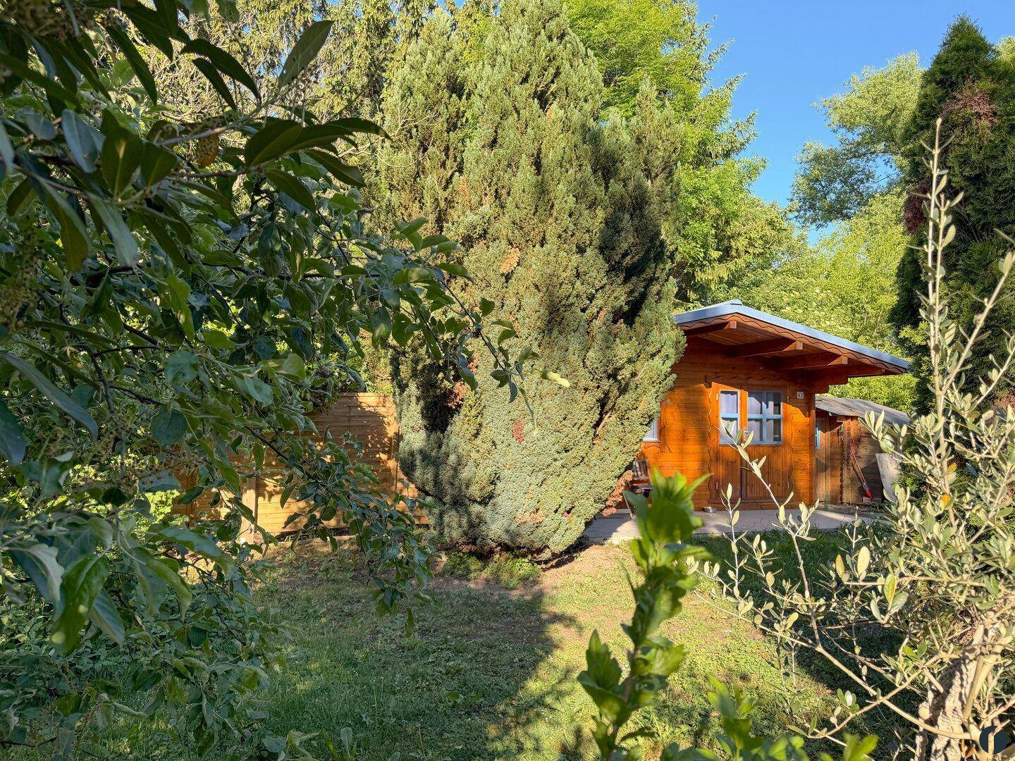 Attraktiver Baugrund im Zentrum mit Gartenhaus - Ansicht 3