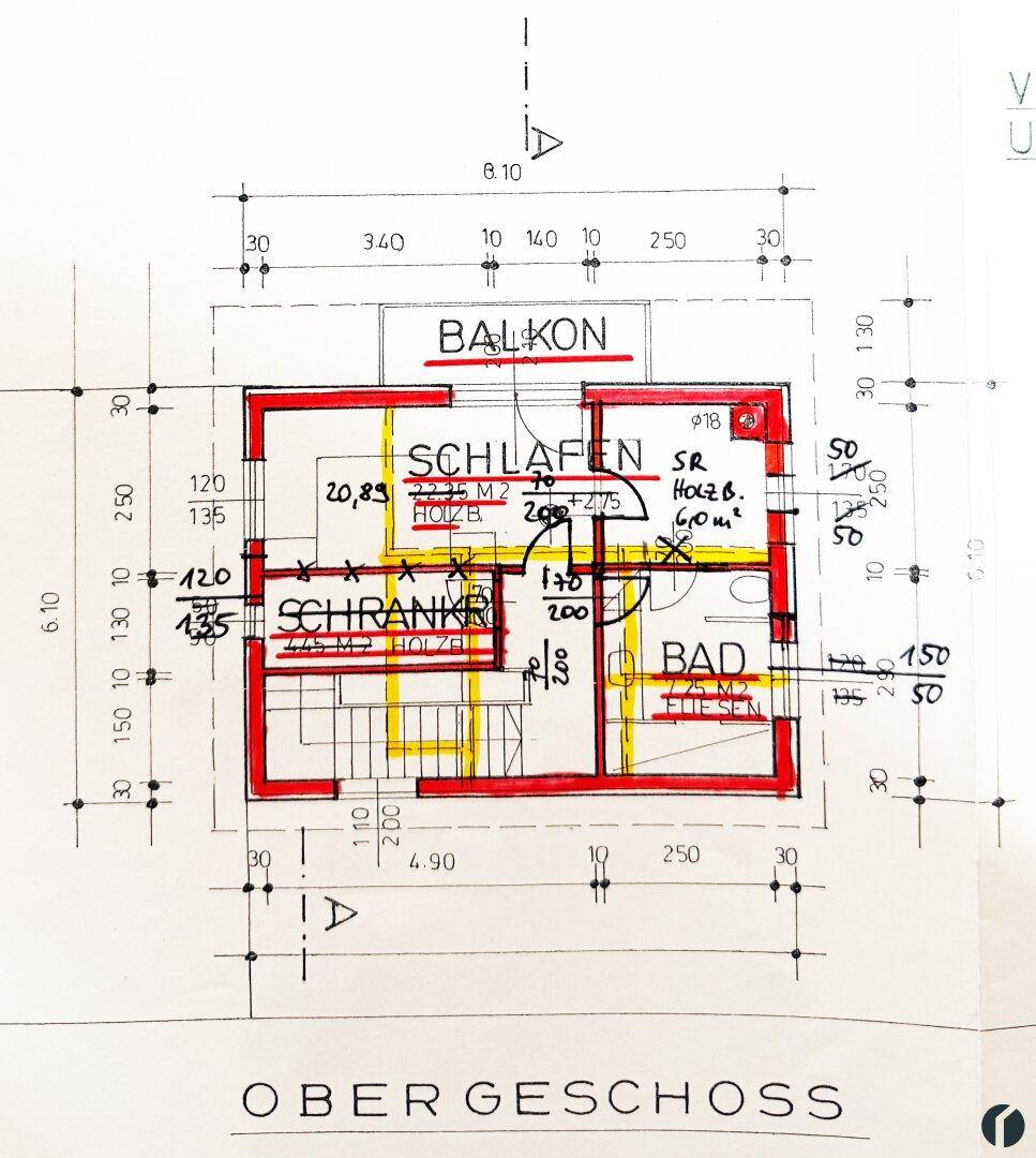 Grundriss des Obergeschosses mit Schlafzimmer, Bad und Balkon.