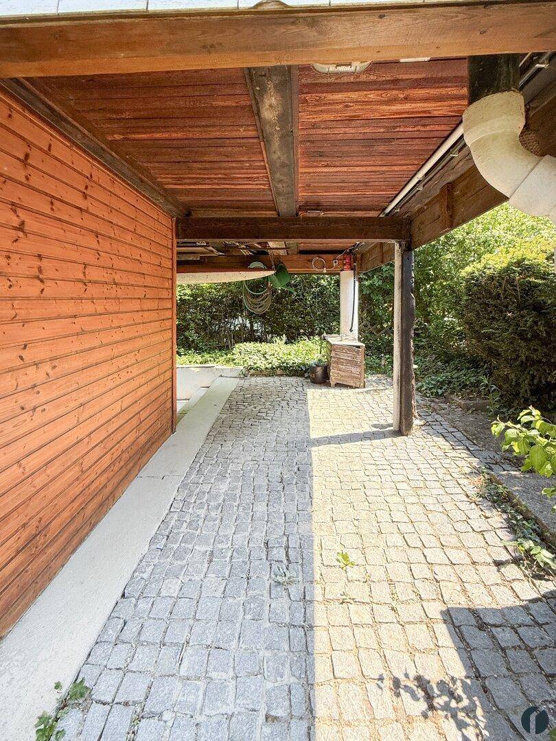 Bereich unter dem Haus