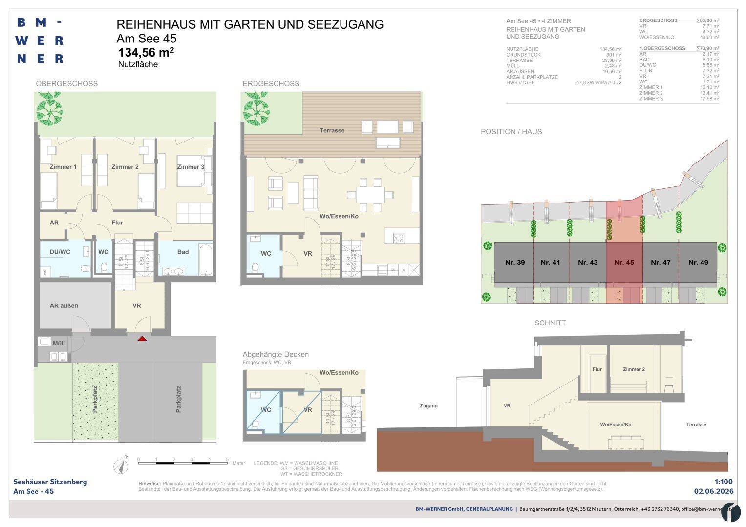 Grundriss eines Reihenhauses mit offenem Wohn-Essbereich, drei Schlafzimmern, zwei Bädern, Terrasse und Garten.