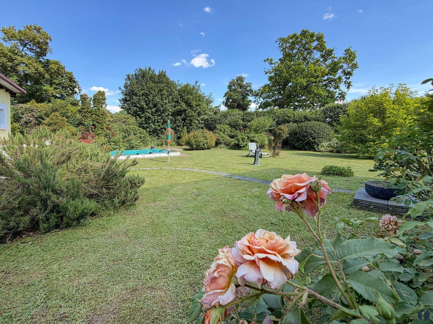 Ein Haus zum Wohnungspreis: viel Platz, Garten und Pool inklusive - Ansicht 2