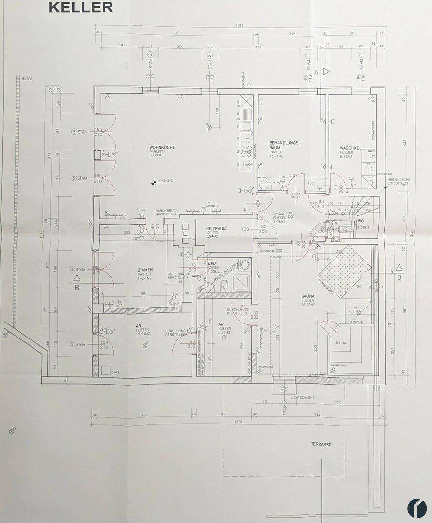 Grundriss des Kellers mit Wohnküche, Heizraum, Bad, Sauna und weiteren Zimmern.