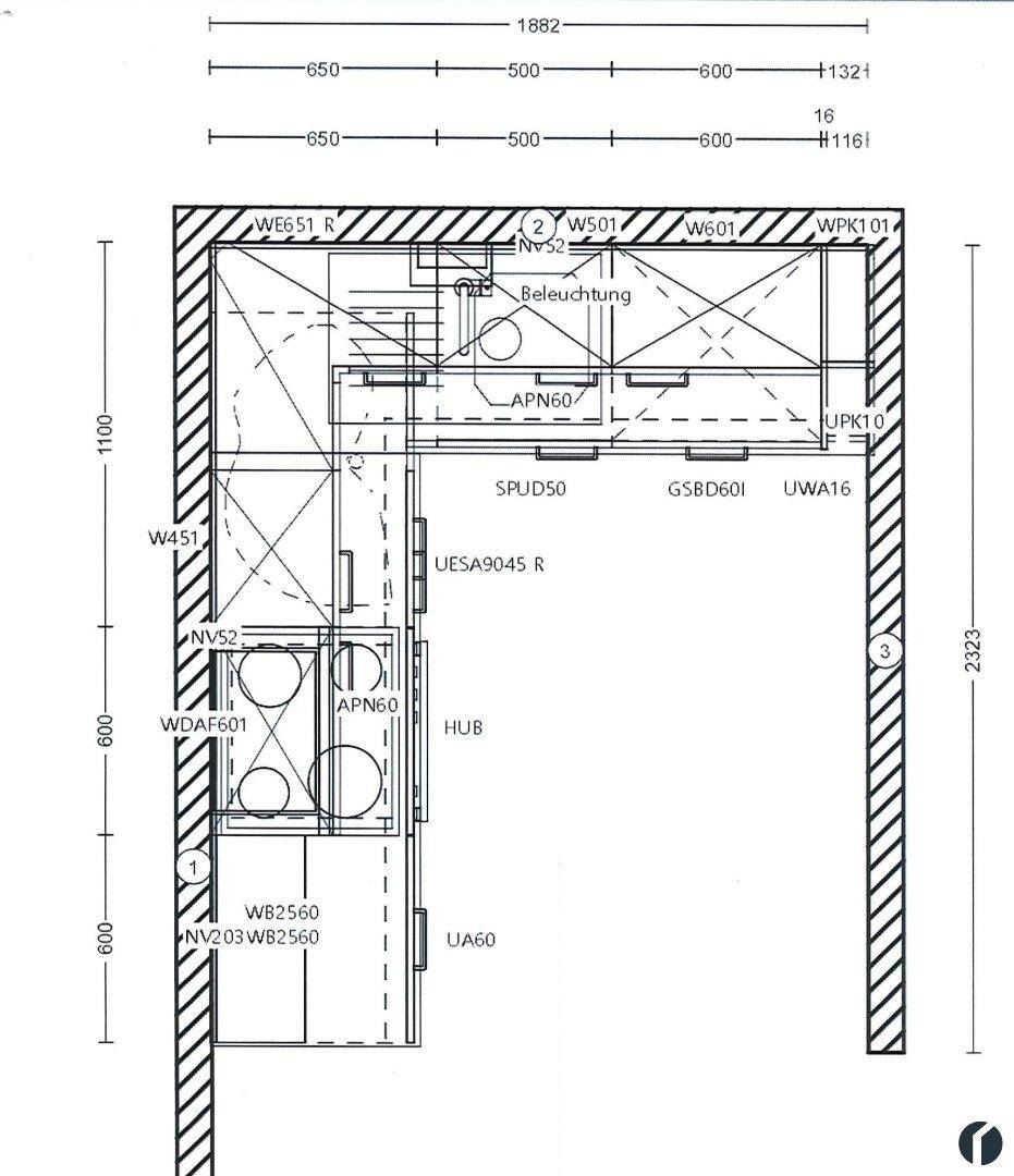 Detaillierter Grundriss einer Küche mit eingezeichneten Geräten und Maßen, funktionale Planung.